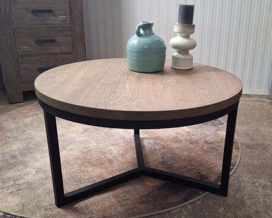 Image 1 of Robust coffee table made of solid oak and metal base