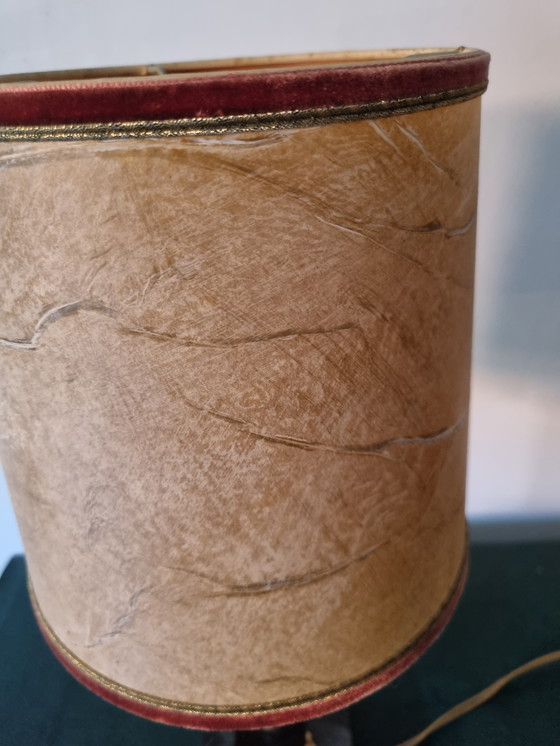 Image 1 of Lámpara de mesa antigua con pantalla original