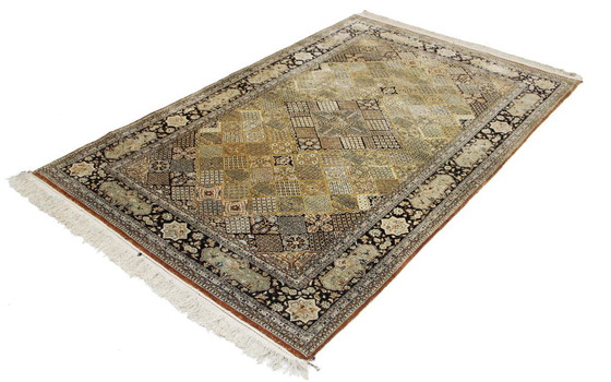 Image 1 of Tappeto persiano Ghom/Qom 100% seta, design classico antico, annodato a mano, 210 x 140 cm