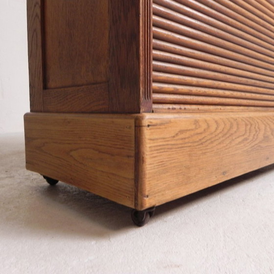 Image 1 of Eiken rolluikkast met 2 luiken boven elkaar, jaren 30