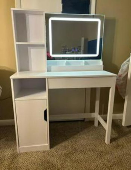 Image 1 of Mainstays Get Ready with Me GRWM Schminktisch mit beleuchtetem Spiegel und Stauraum, W