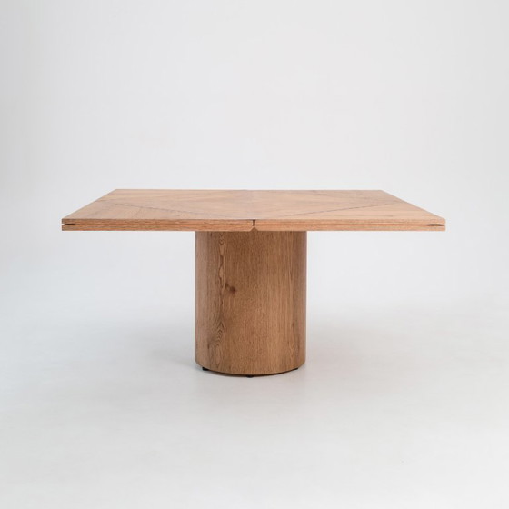 Image 1 of TABLE ROUND/SQUARE QUAD0 Natural Oak – Simple Table, Amazing Function