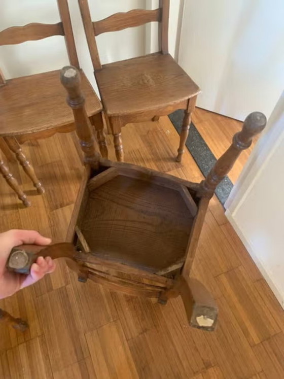 Image 1 of 5 Eiken Houten Stoeltjes Met Ronde Pootjes