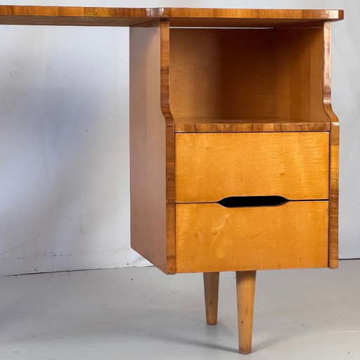 Rare bureau rétro hongrois à 3 pieds, années 1960 - Compact Vintage Design