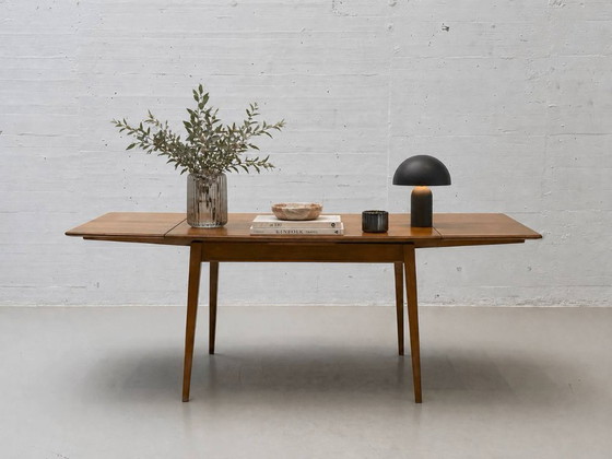 Image 1 of Uitschuifbare eettafel van kersenhout uit Willisau, Zwitserland, jaren 60.