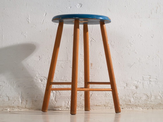 Taburete de madera antiguo con asiento redondo – Europa Central, circa 1950 – Vintage (photo 11 of 40)