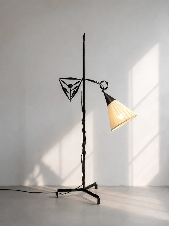 Lampadaire en fer forgé de style Arts & Crafts de l'école d'Amsterdam – Iron, Amsterdam School (photo 3 of 8)