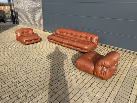 Image 1 of Cassina Soriana original de los años 70 de 4 plazas + 2x1 plazas Tobia & Afra Scarpa en cuero coñac