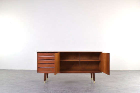 Aparador de teca Mid-Century de Fredrik A. Kayser, Noruega, años 60., Fredrik Kayser, Aparadores, Madera (foto 2 de 15)