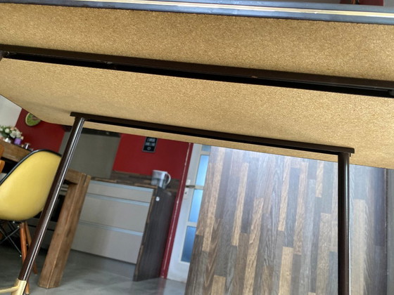 Image 1 of Meuble de télé à roulettes 2 plateaux formica marron 1960