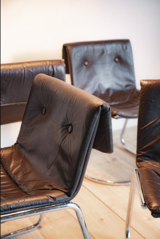 Vintage cantileverstoelen met verchroomd stalen buisframe, 1970, set van 4 – Eetkamerstoelen, Leather, Metal (photo 4 of 6)