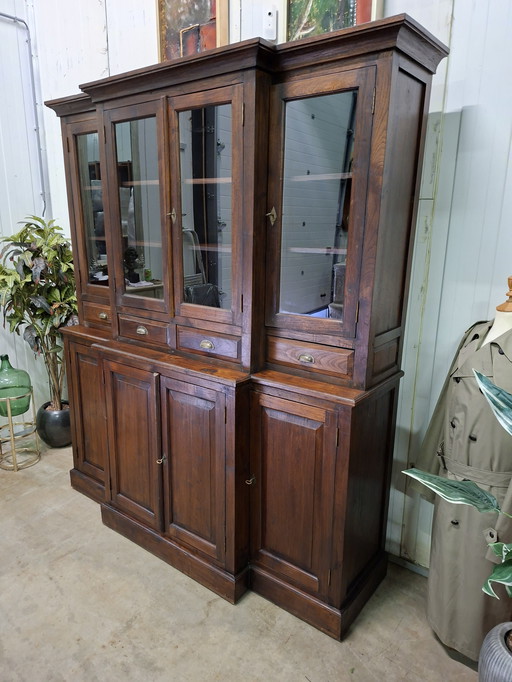 Vetrina, credenza e credenza in stile coloniale in teak, 183x57 cm e 220 cm di altezza.