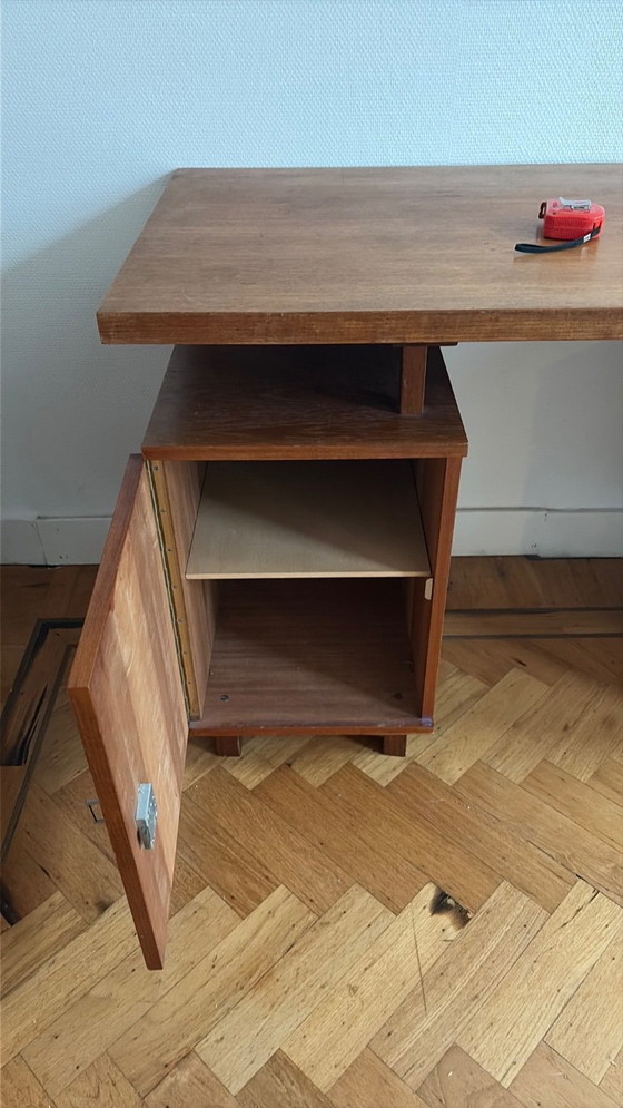 Scrivania in legno Midcentury con piano flottante – Scrivanie (photo 7 of 8)