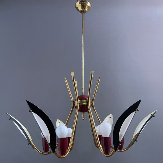 Image 1 of Lampadario italiano a sei luci in ottone e metallo laccato del 1950. Medio secolo moderno.