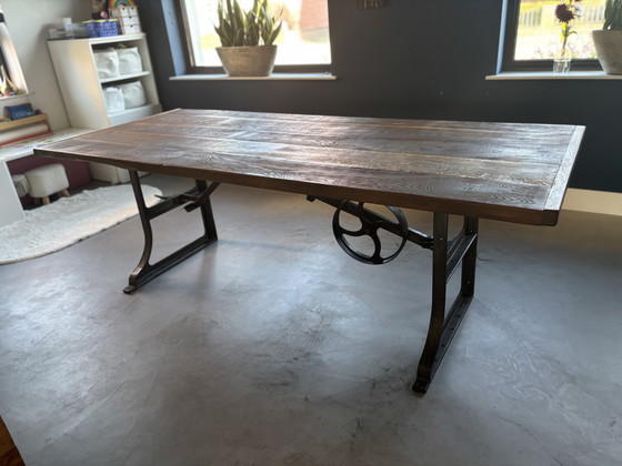 Image 1 of Table de salle à manger industrielle unique