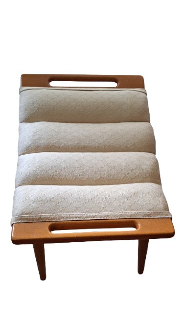 Image 1 of Ottoman danois vintage dans le style de Hans J. Wegner - 1960s, Reupholstered