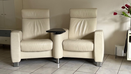 Image 1 of Stressless duo bioscoopzit met bijpassende poef kleur creme