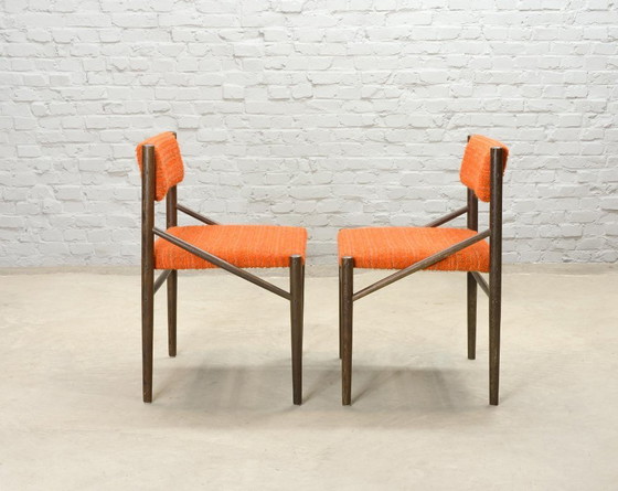 Set aus 4 Esszimmerstühlen aus Wengé-Holz mit orangefarbenem Bouclé-Stoffbezug. Niederlande, 1960er Jahre. (photo 8 of 13)