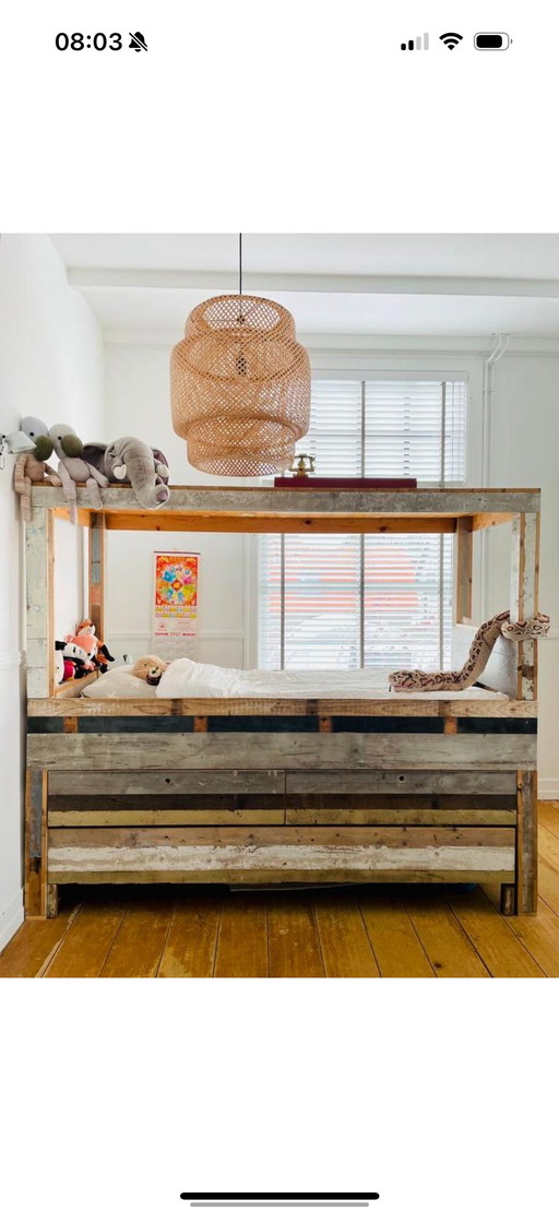 Letto a soppalco Piet Hein Eek con letto aggiuntivo per gli ospiti e cassetti