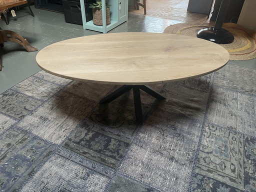 Tavolino ovale in rovere € 350,00