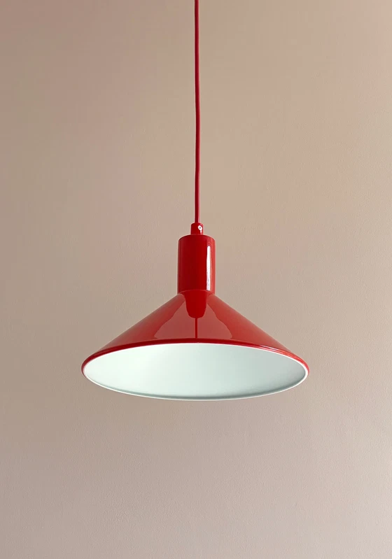 Image 1 of Lampe vintage design danoise 'Super Light' rouge