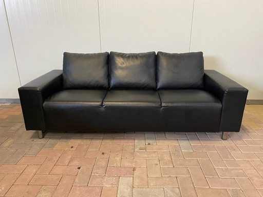 Bellissimo divano a 3 posti in pelle nera