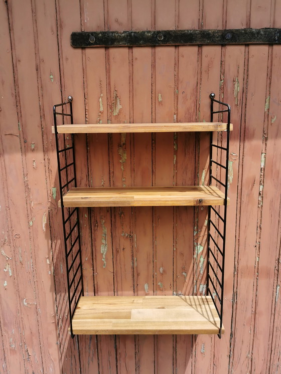 Image 1 of Estantería de pared Strinning