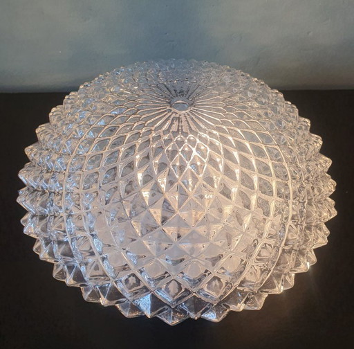Bellissima lampada da soffitto/parete rotonda con rilievo di ananas, in stile Mid Century, realizzata in vetro fuso.