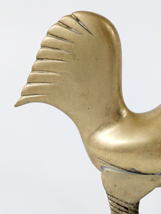 Image 1 of Figurina di gallo in ottone del Medioevo, scultura di uccello modernista stilizzato, decorazione animale in ottone vintage