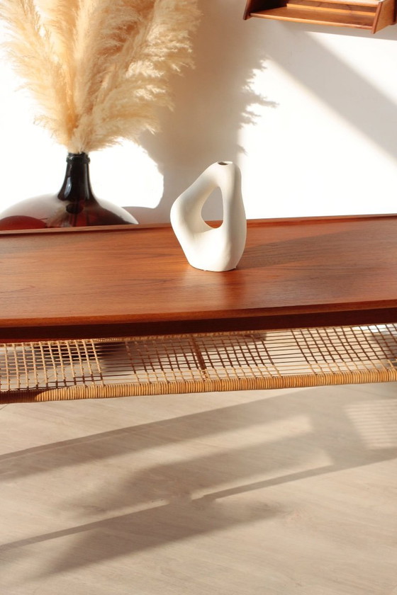 Image 1 of Tavolino da caffè vintage scandinavo in teak e rattan – Design danese degli anni '60
