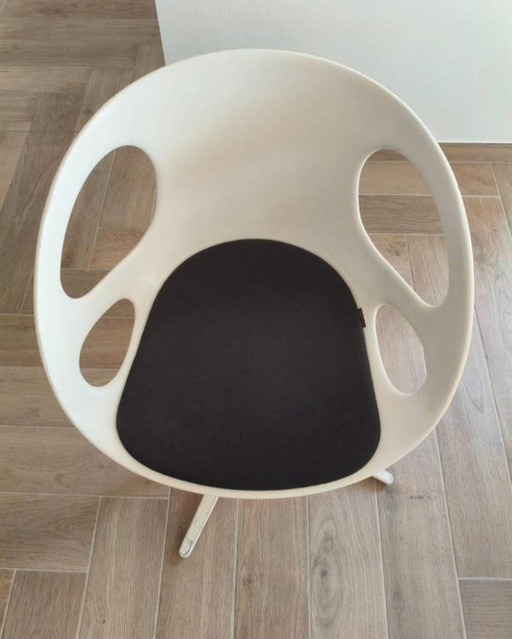 8 Fritz Hansen Esszimmerstühle – eetkamerstoelen, Metal, Plastic