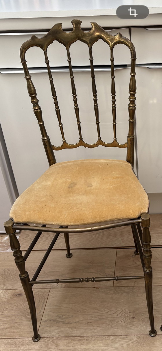 Image 1 of 4 Chiavari Esszimmerstühle aus Messing