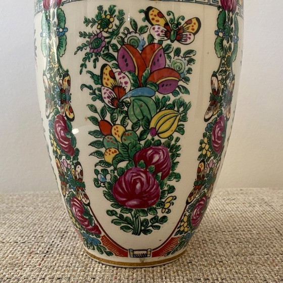 Chinese vase H.32 – Porcelain (photo 3 of 6)