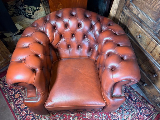 Vintage Leather Chesterfield Tub Chair – Gentleman’s Chair  Classic English Design • Comfortable • Timeless Style  A beautiful v