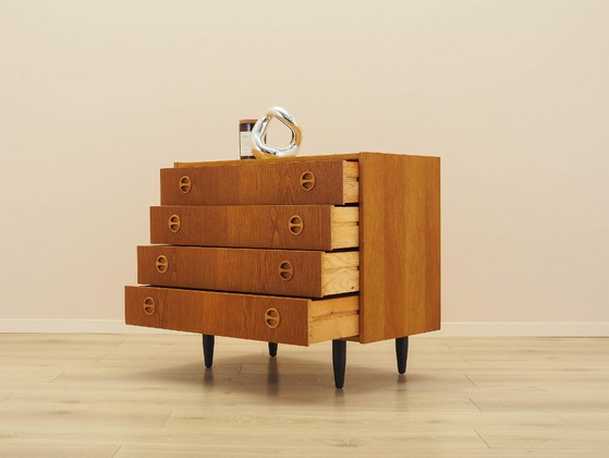 Cassettiera danese in frassino degli anni '70 con maniglie rotonde e gambe nere. – Cassettiere, Wood (photo 4 of 13)
