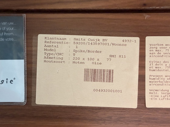 Image 1 of Wat mooi!! Bert Plantagie notenhouten eettafel