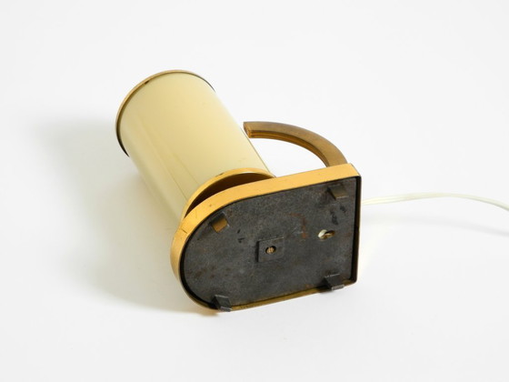 Image 1 of Lampe de table en laiton des années 1940, rare et magnifique, avec abat-jour en verre opale.