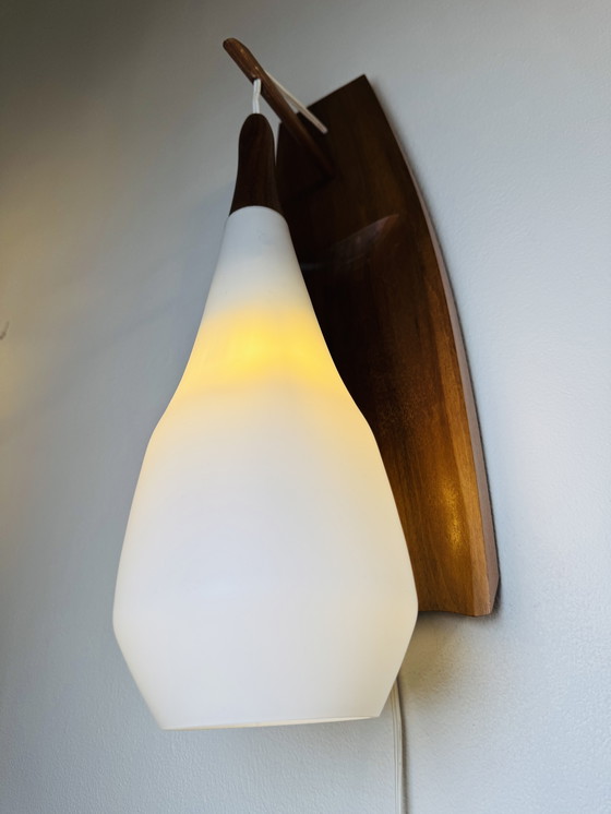 Image 1 of wandlamp in hout en mat opaalglas van LUXUS, ZWEDEN, 1960