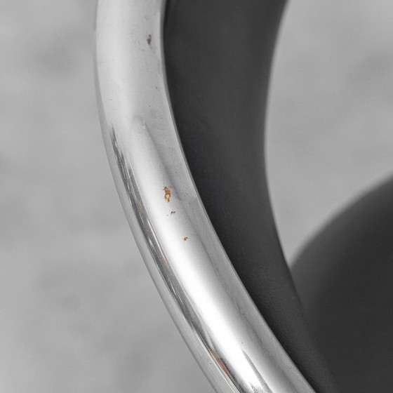 Image 1 of SET VAN 6 VINTAGE GIOTTO STOPPINO-STIJL STOELEN UIT DE JAREN 70 – VERCHROOMDE DESIGNERSTOELEN MET ZWART KUNSTLEER