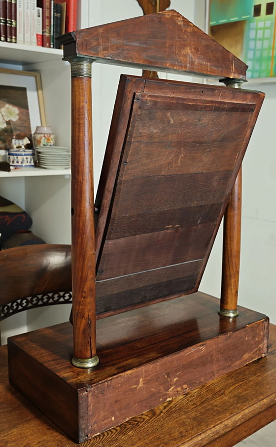 Specchio da toeletta / Specchio da tavolo antico Impero in mogano con cassetto (ca. 1820–1830) – 80 cm (photo 12 of 15)