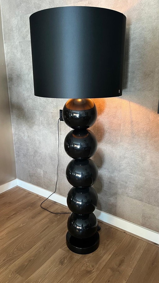 Lámpara de pie Stout Milano negra de 5 bolas estilo Eric Kuster