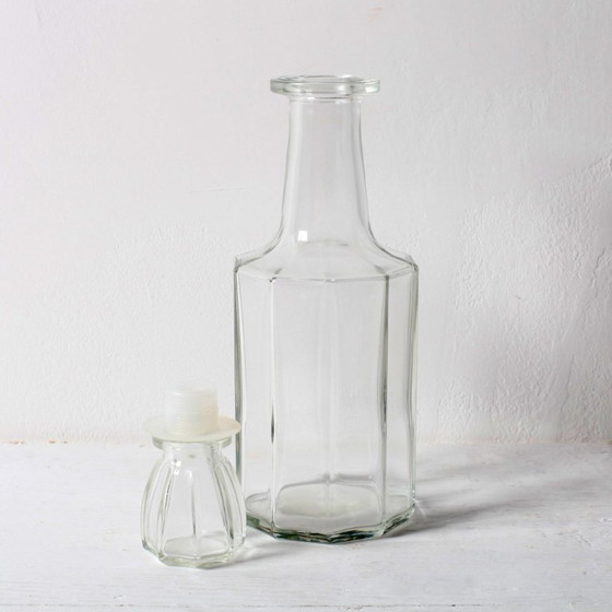 Vintage Italiaanse karaf van helder glas / Gemerkt met “O.R. brevettato” / Patentontwerp uit het midden van (photo 7 of 13)