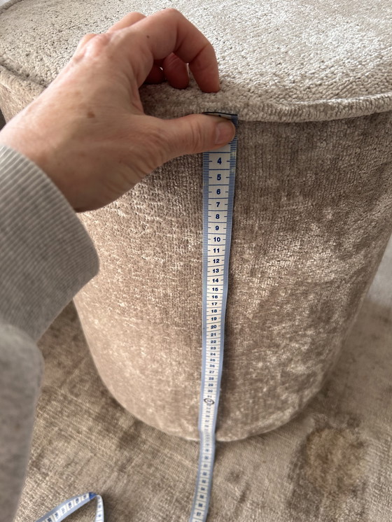 Image 1 of Handgefertigter neuer Pouf - Couchtisch