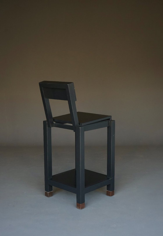 Image 1 of Sgabello dal design contemporaneo, opera del designer olandese Pepijn Fabius Clovis, anni 2020.