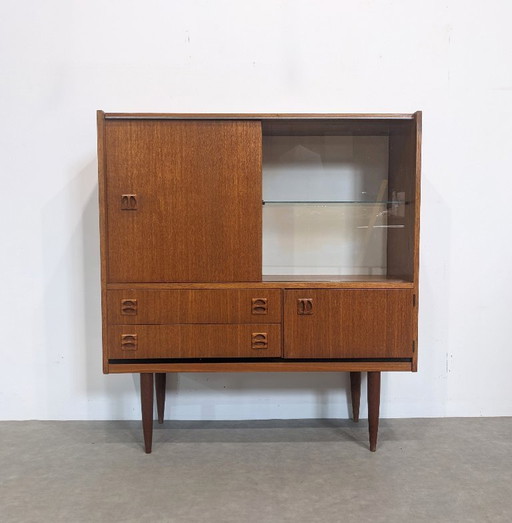 Kompaktes Teak-Highboard im Mid-Century-Modern-Stil