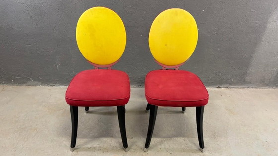 Image 1 of Een paar medaillonstoelen, model Funny Valentine, van Jean-Charles de Castelbajac, 20e eeuw