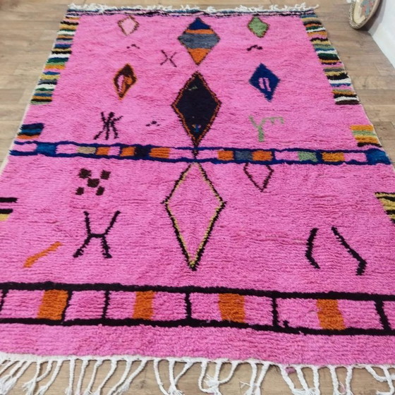 Image 1 of Azilal-Wollteppich, leuchtend pink – Bunte Berbermotive, handgewebt (290×195 cm)