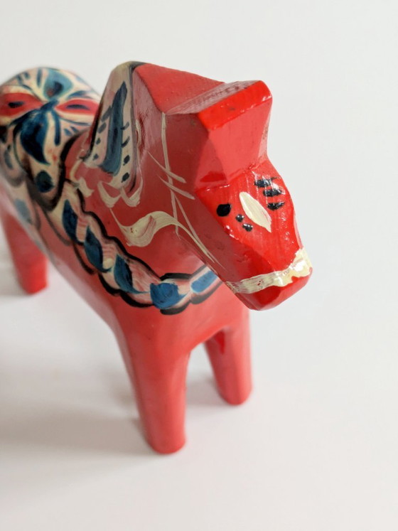 Image 1 of Set van 2 vintage Zweedse Dala-paardjes van hout, handgeschilderd, Scandinavisch decoratief cadeau.