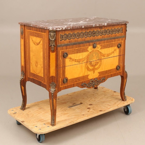 Image 1 of Gustavian Style Chest of Drawers with Intarsia Decor, 20th Century  For sale: an elegant 20th-century chest of drawers in Gustav