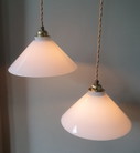 Lot de 2 Suspensions Vintage en verre opalin
